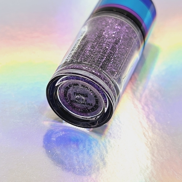 MAC Cosmetics Fuchsia Glitter LE - Picture 4 of 7